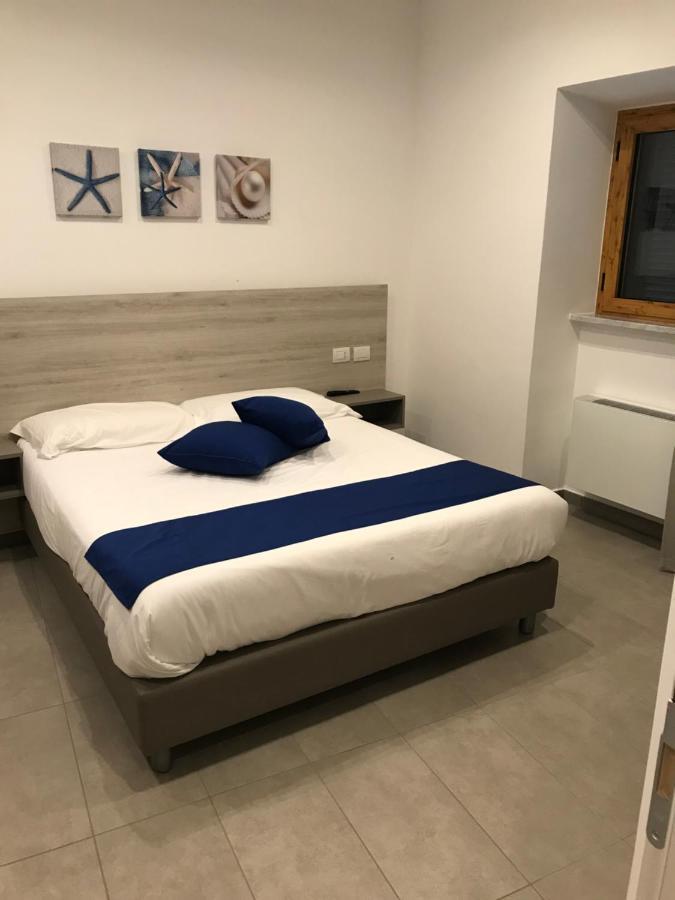 B E B Riviera Di Levante Terracina Kültér fotó